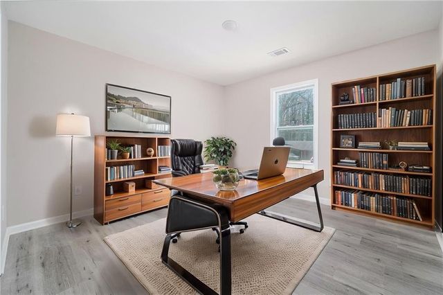 665 S Eugenia NW Place, Atlanta, GA 30318