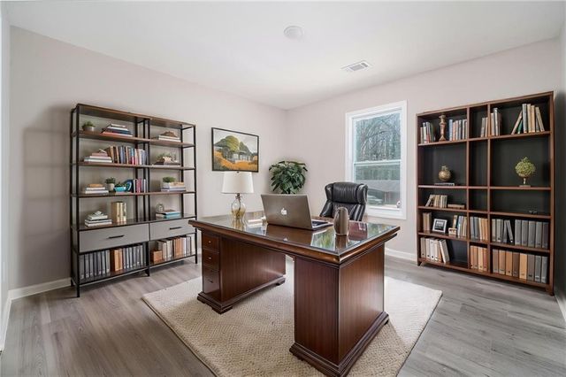 665 S Eugenia NW Place, Atlanta, GA 30318