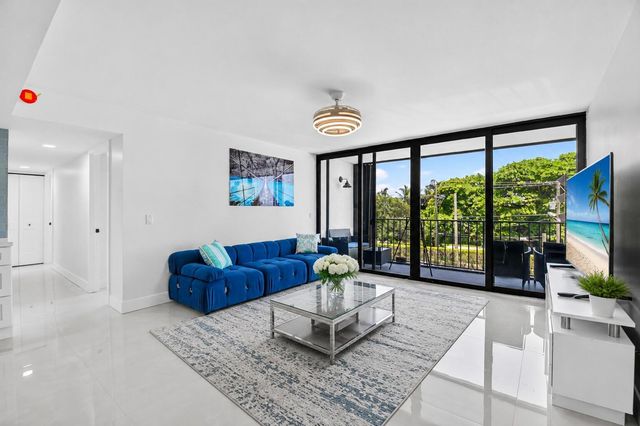 5600 N FLAGLER Drive 207, West Palm Beach, FL 33407
