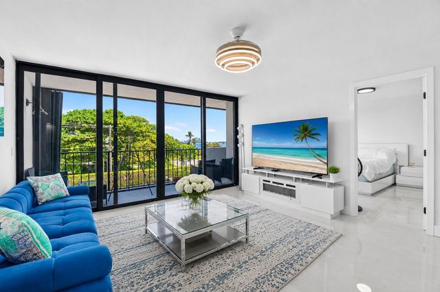 5600 N FLAGLER Drive 207, West Palm Beach, FL 33407