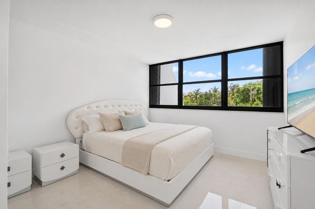 5600 N FLAGLER Drive 207, West Palm Beach, FL 33407