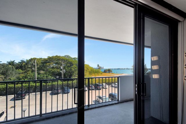 5600 N FLAGLER Drive 207, West Palm Beach, FL 33407