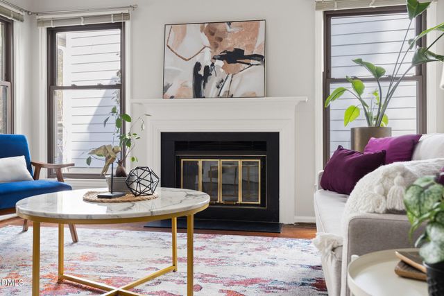 10 Lark Circle, Chapel Hill, NC 27517