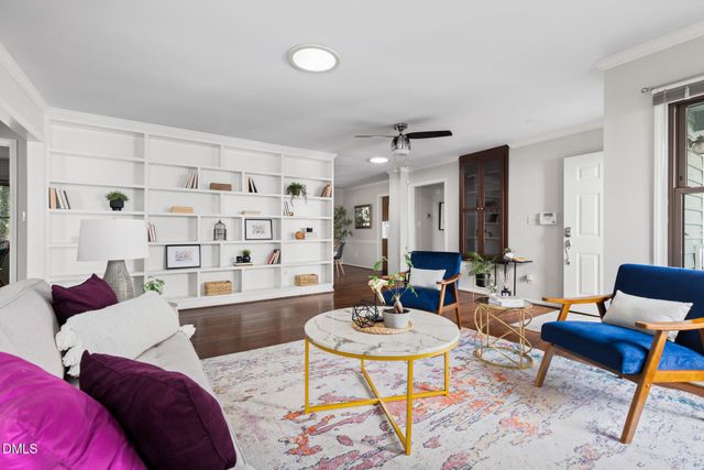 10 Lark Circle, Chapel Hill, NC 27517