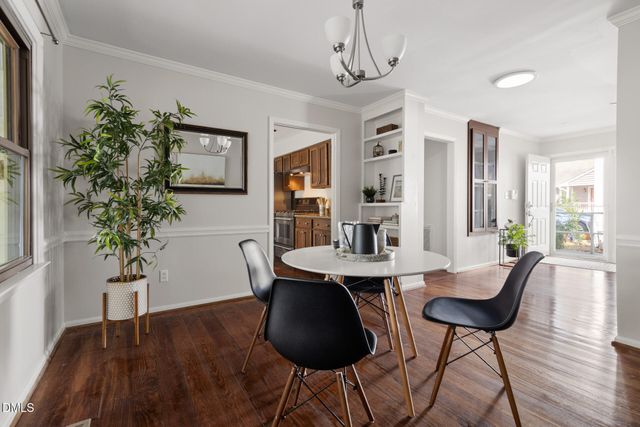 10 Lark Circle, Chapel Hill, NC 27517