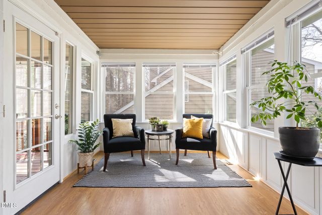 10 Lark Circle, Chapel Hill, NC 27517