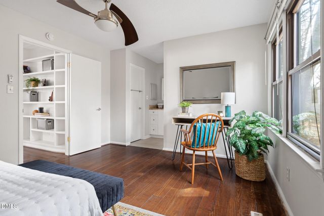 10 Lark Circle, Chapel Hill, NC 27517