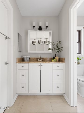 10 Lark Circle, Chapel Hill, NC 27517