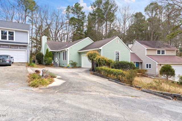 10 Lark Circle, Chapel Hill, NC 27517