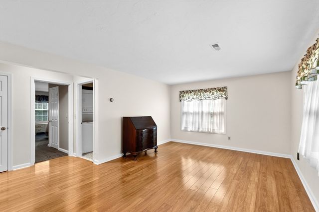 9 Pleasant Park Ave 2I, Barnstable, MA 02601