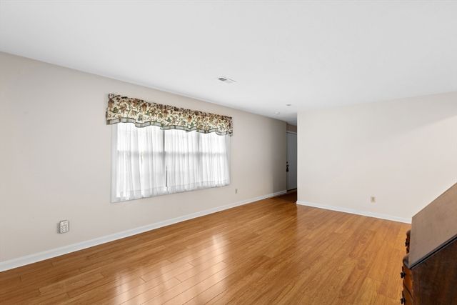 9 Pleasant Park Ave 2I, Barnstable, MA 02601