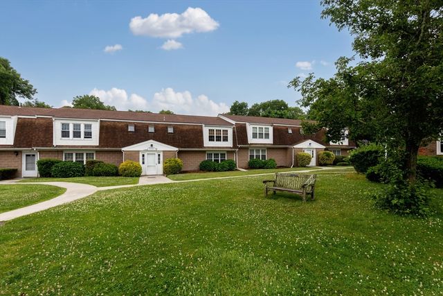 9 Pleasant Park Ave 2I, Barnstable, MA 02601