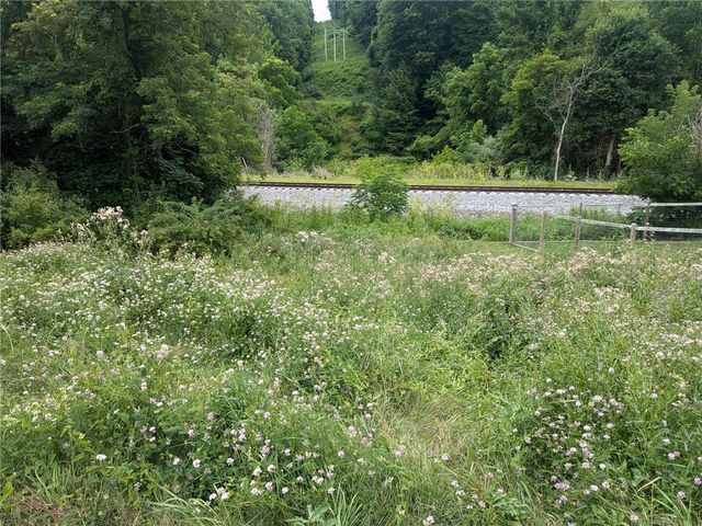 3668 Finleyville-Elrama Rd, Union Twp, PA 15332