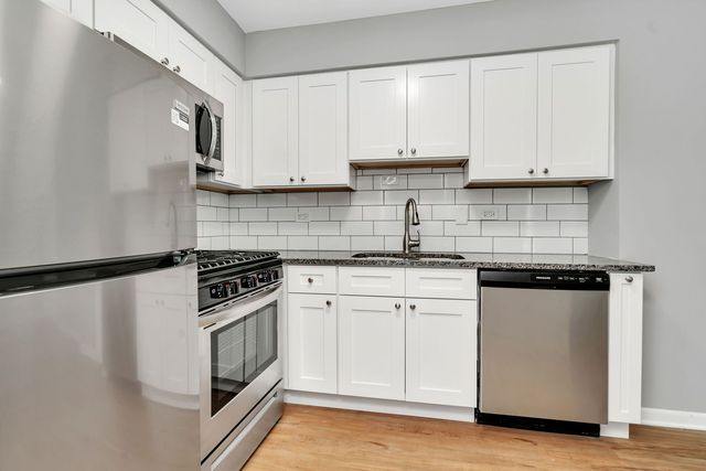 909 Plainfield Road 10, Darien, IL 60561