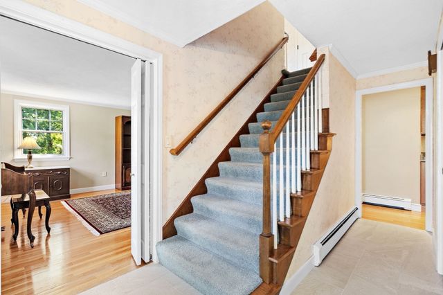 215 Oak Hill Circle, Concord, MA 01742