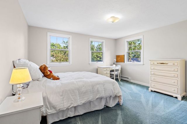 215 Oak Hill Circle, Concord, MA 01742