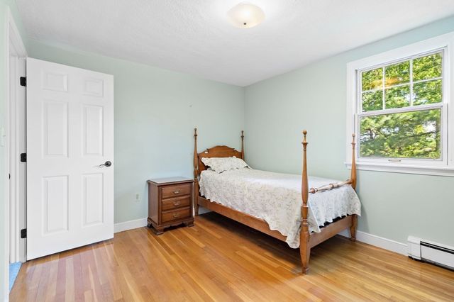 215 Oak Hill Circle, Concord, MA 01742