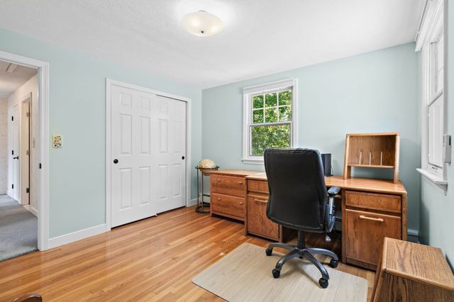 215 Oak Hill Circle, Concord, MA 01742