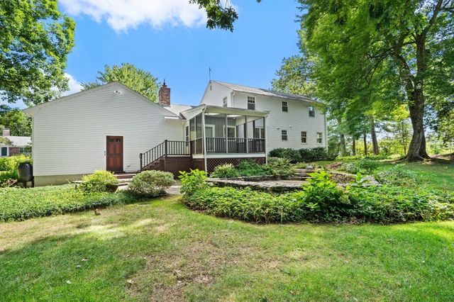 215 Oak Hill Circle, Concord, MA 01742