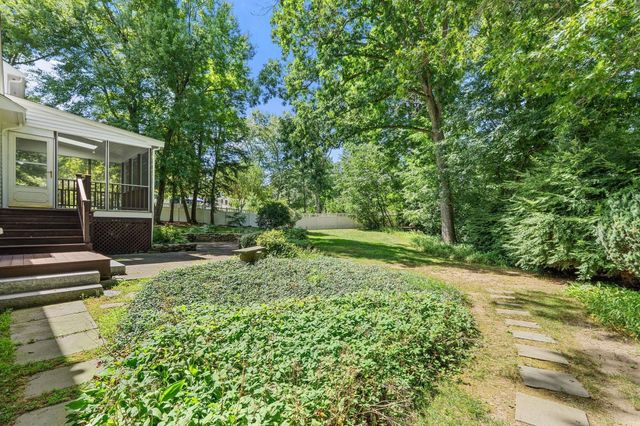 215 Oak Hill Circle, Concord, MA 01742