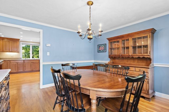 215 Oak Hill Circle, Concord, MA 01742