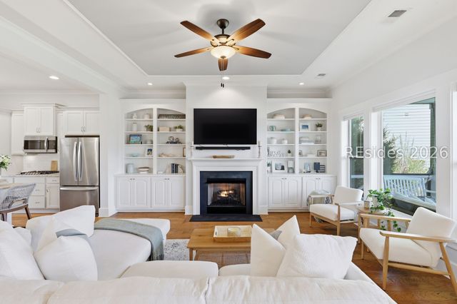 306 Castaway Dr, Bluffton, SC 29910