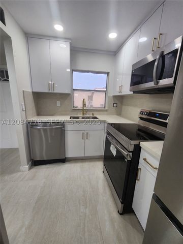 2781 N Pine Island Rd, Sunrise, FL 33322