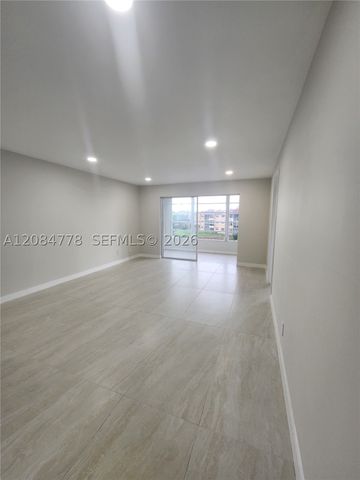 2781 N Pine Island Rd, Sunrise, FL 33322