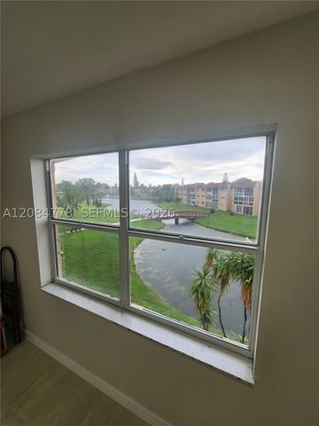 2781 N Pine Island Rd, Sunrise, FL 33322