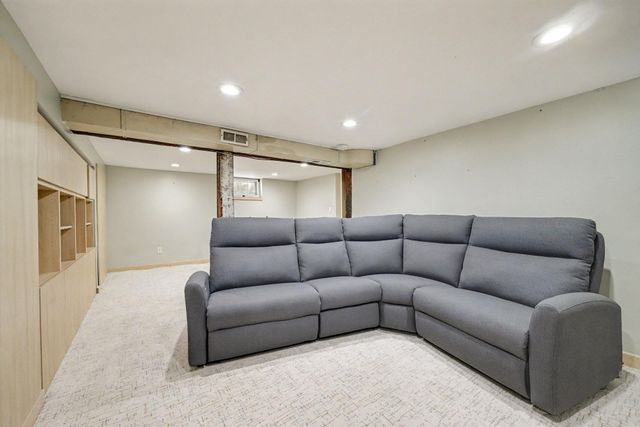 3900 40th Avenue S, Minneapolis, MN 55406