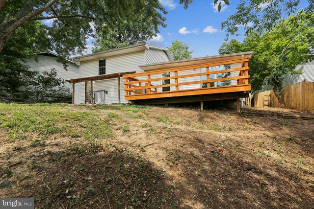 5706 OAK APPLE CT, Burke, VA 22015