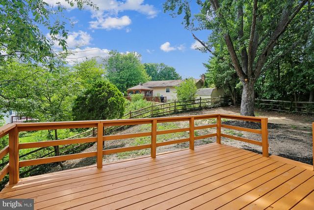 5706 OAK APPLE CT, Burke, VA 22015