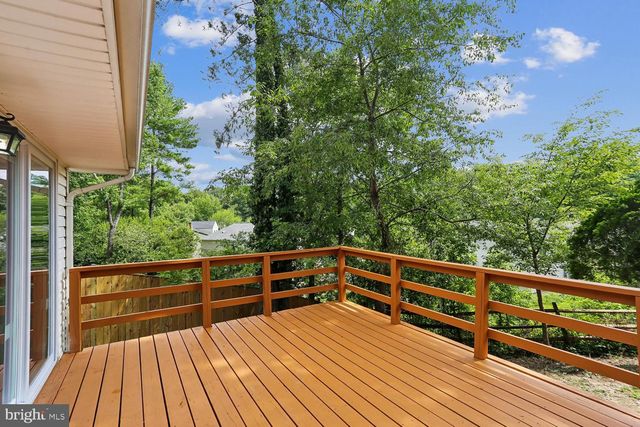 5706 OAK APPLE CT, Burke, VA 22015