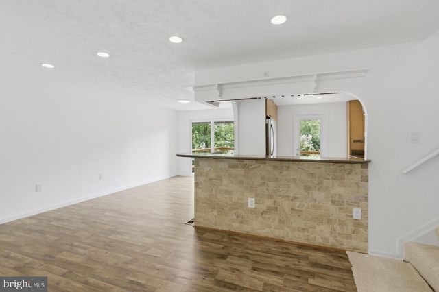 5706 OAK APPLE CT, Burke, VA 22015