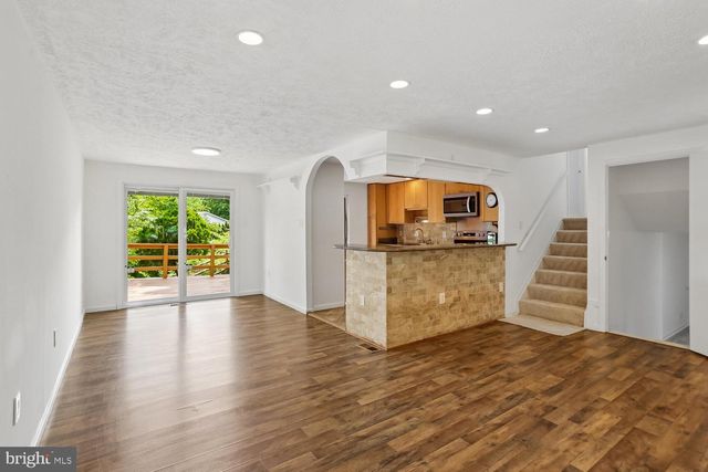 5706 OAK APPLE CT, Burke, VA 22015