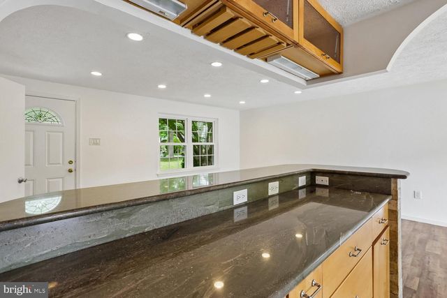 5706 OAK APPLE CT, Burke, VA 22015