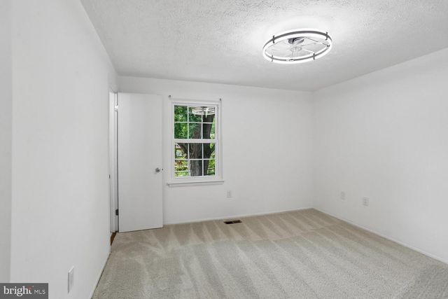 5706 OAK APPLE CT, Burke, VA 22015
