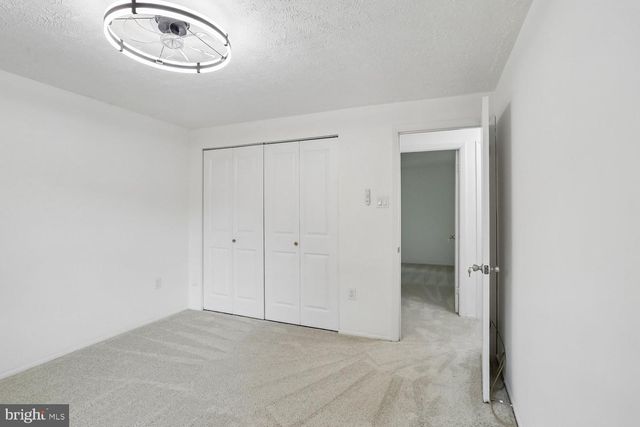 5706 OAK APPLE CT, Burke, VA 22015