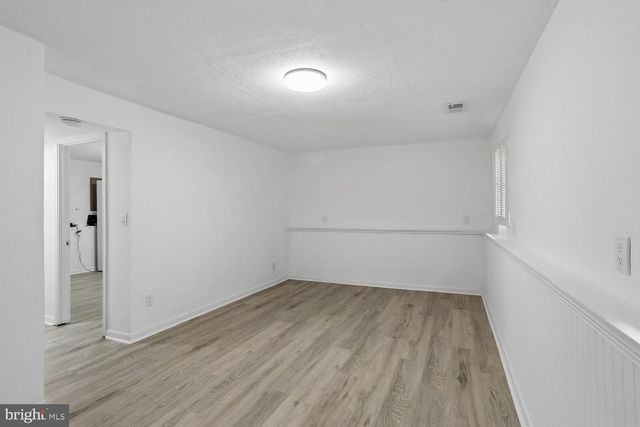 5706 OAK APPLE CT, Burke, VA 22015