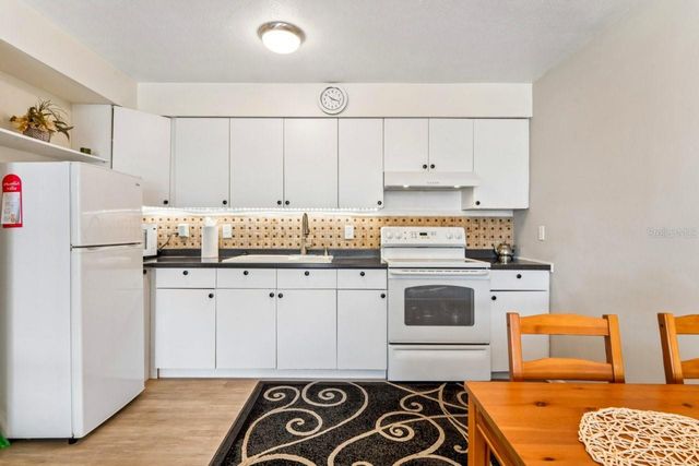 4363 TAHITIAN GARDENS CIRCLE B, Holiday, FL 34691