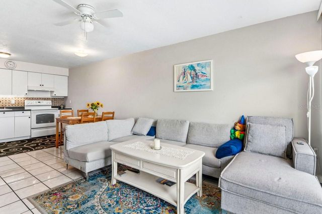 4363 TAHITIAN GARDENS CIRCLE B, Holiday, FL 34691