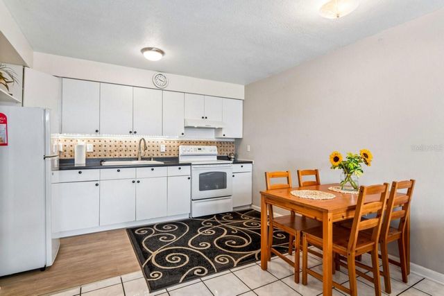 4363 TAHITIAN GARDENS CIRCLE B, Holiday, FL 34691