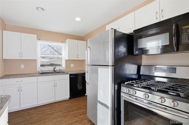 26301 Clancy Street, Roseville, MI 48066