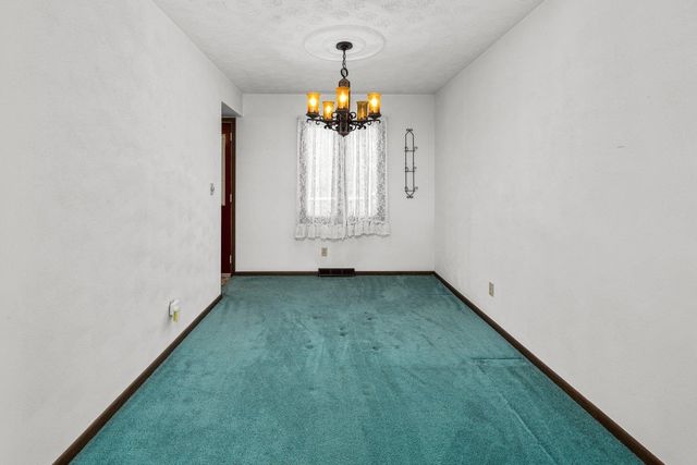 8412 10th Street W, Rock Island, IL 61201