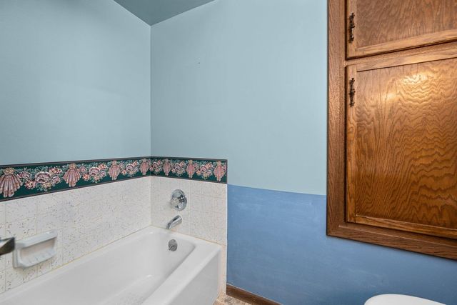 8412 10th Street W, Rock Island, IL 61201