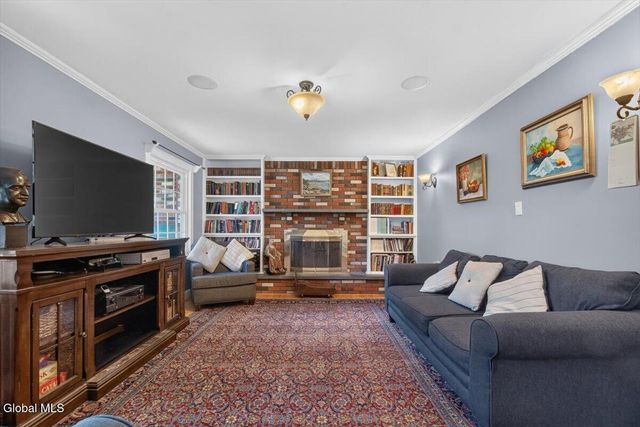 845 Northumberland Drive, Niskayuna, NY 12309