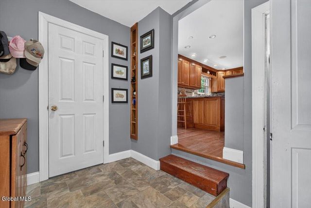 845 Northumberland Drive, Niskayuna, NY 12309