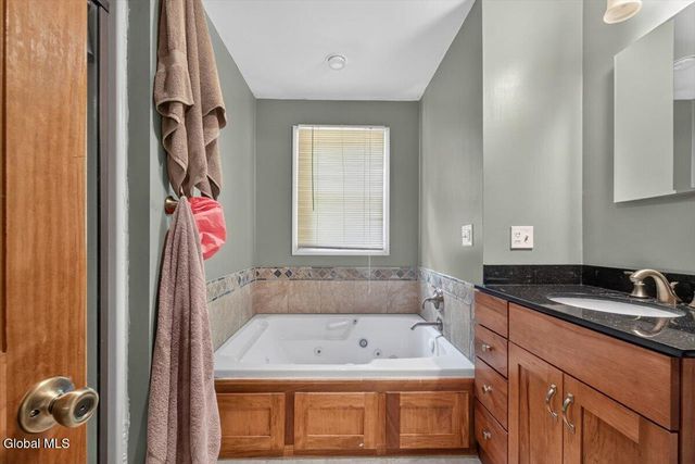 845 Northumberland Drive, Niskayuna, NY 12309