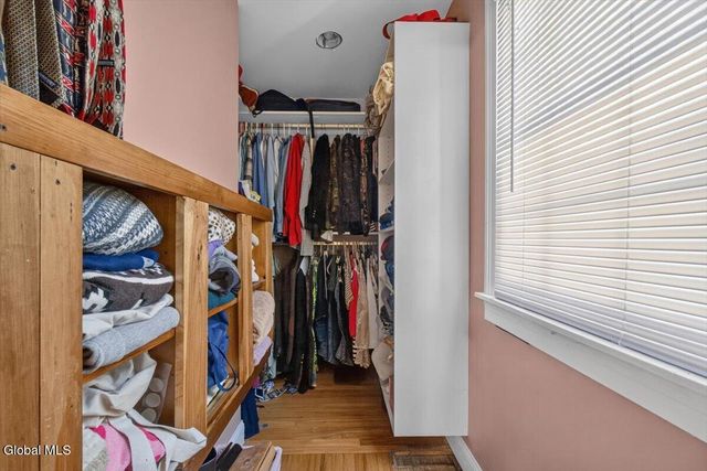 845 Northumberland Drive, Niskayuna, NY 12309