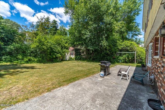 845 Northumberland Drive, Niskayuna, NY 12309